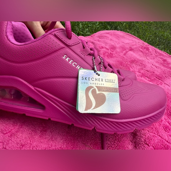 NEW size 10 Skechers Air Cooled Memory Foam Sneakers - Picture 7 of 7